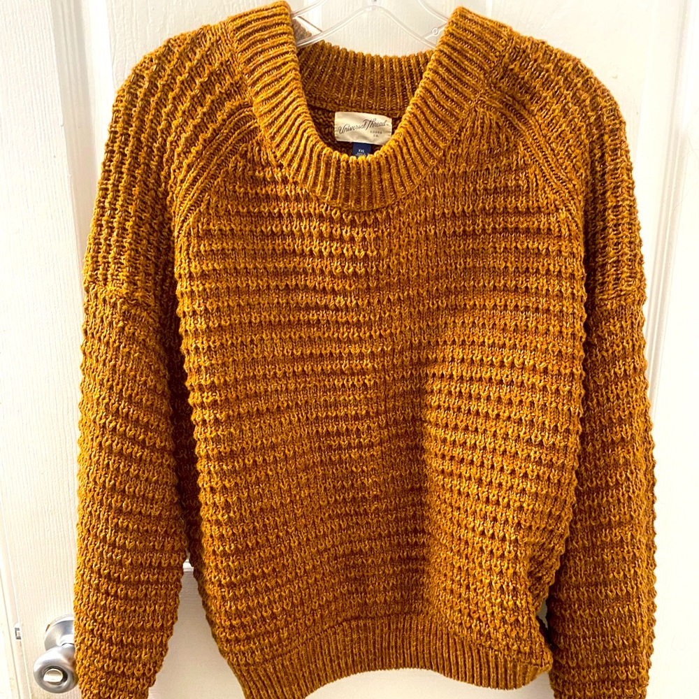 XXL universal thread, never worn just took tags off and washed.
